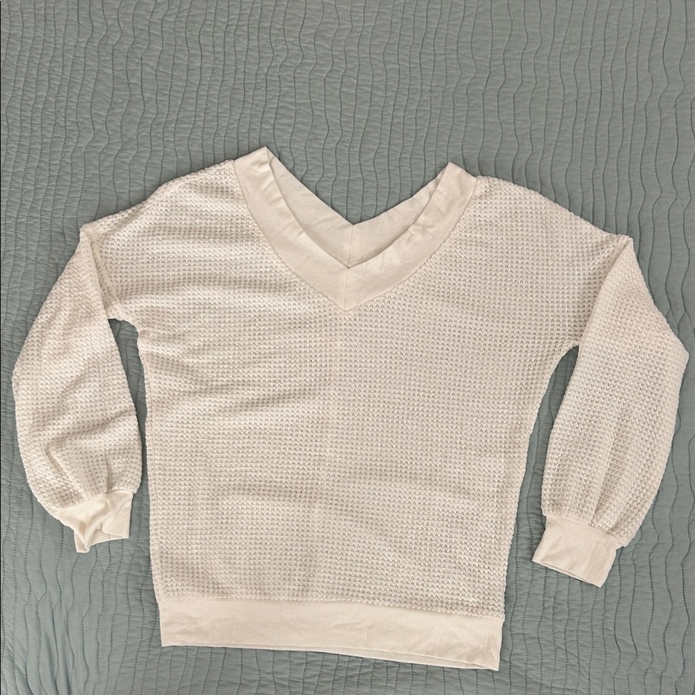 LA MIEL Cream V-Neck Sweater